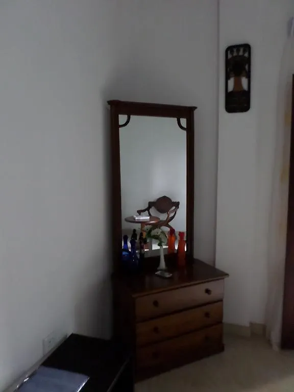 קנדי River Side Homestay Apartment