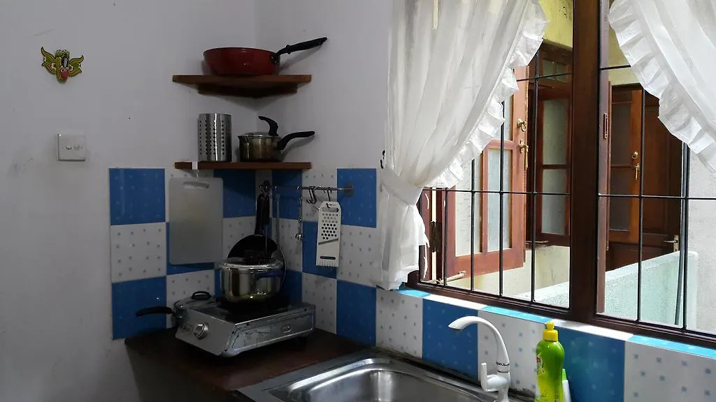 קנדי River Side Homestay Apartment