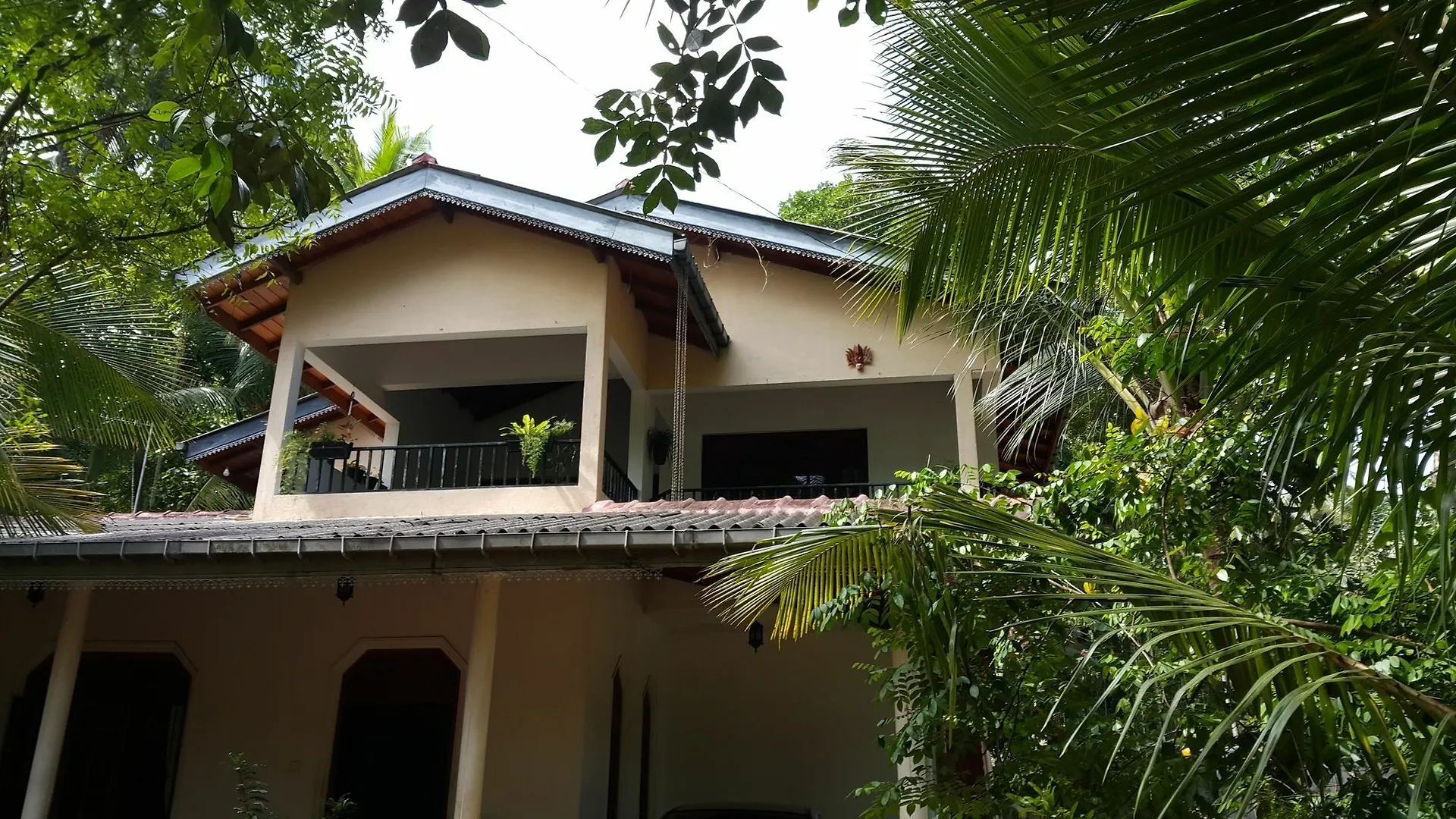 קנדי River Side Homestay Apartment