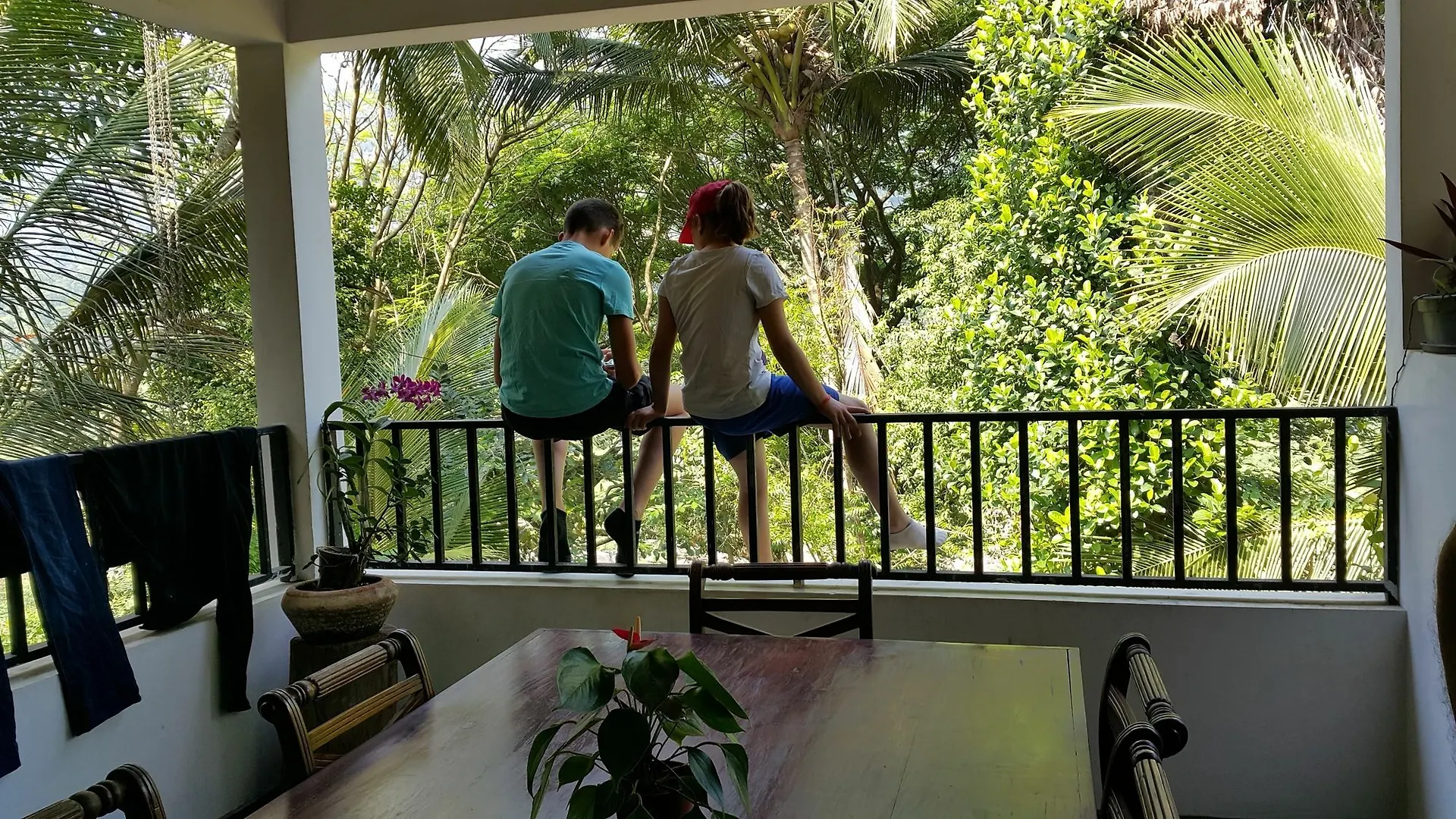 קנדי River Side Homestay Apartment